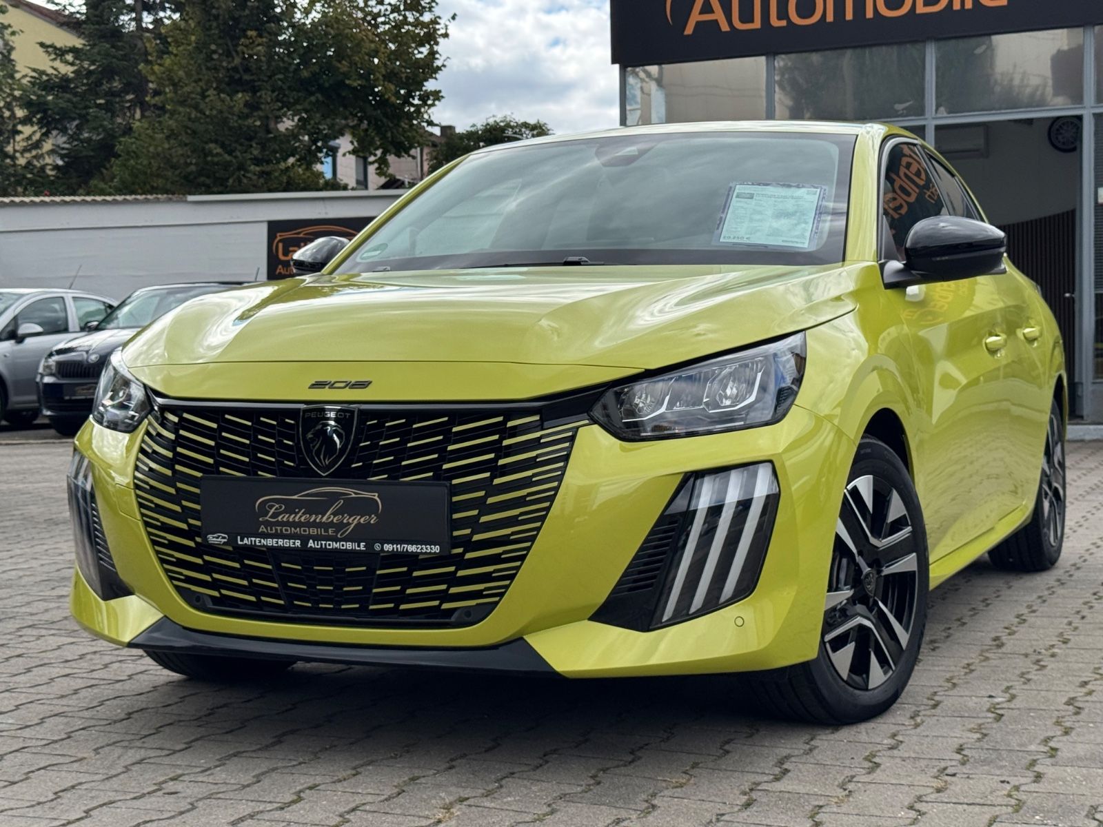 Peugeot 208 Hybrid 100 Allure 1.2Ltr*LED*NAVI*AHK*KAMERA
