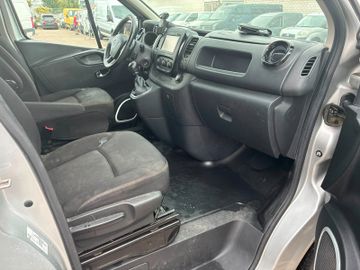 Opel Vivaro - 12