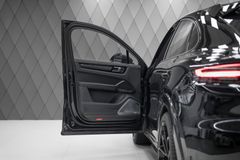 Cayenne Turbo GT BLACK/BLACK CERAMIC CARBON