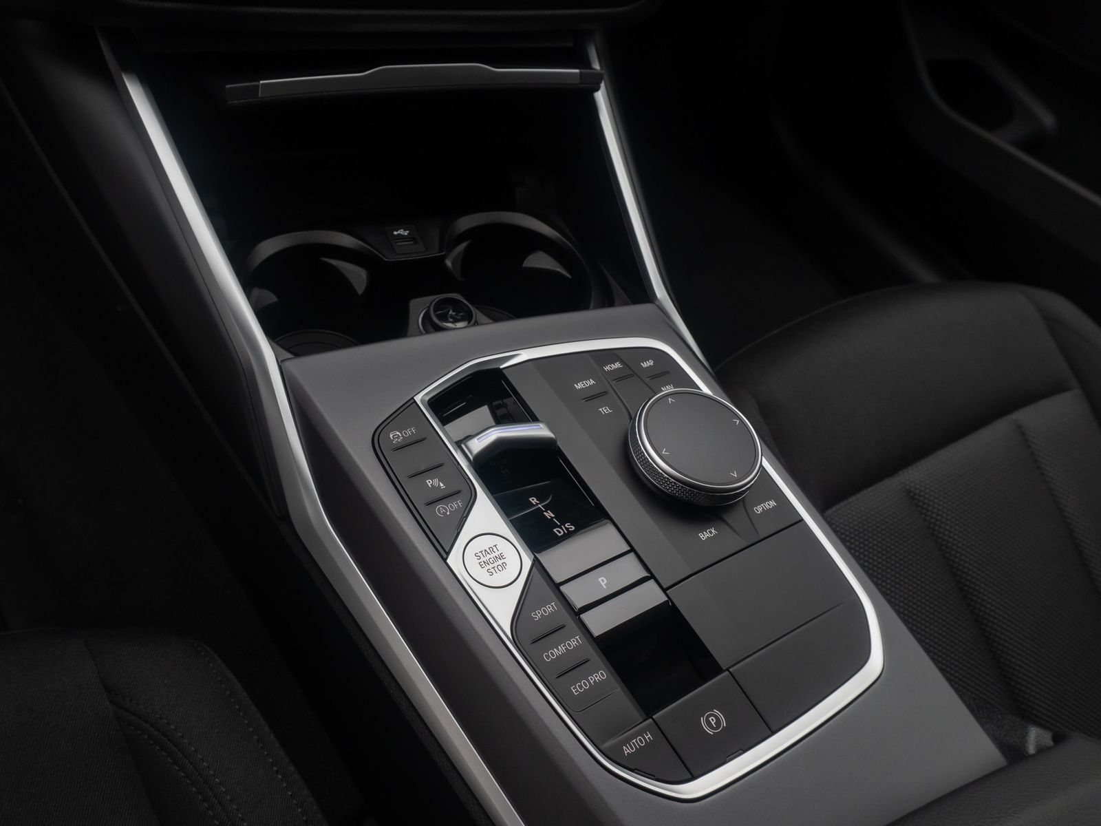 Fahrzeugabbildung BMW 318i Alarm DAB Kamera Sportlenkrad CockpitPlus