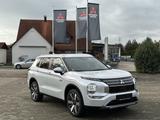 Mitsubishi Outlander 2.4 PHEV 100kW S-AWC Intro Edition - Mitsubishi Outlander: Intro Edition
