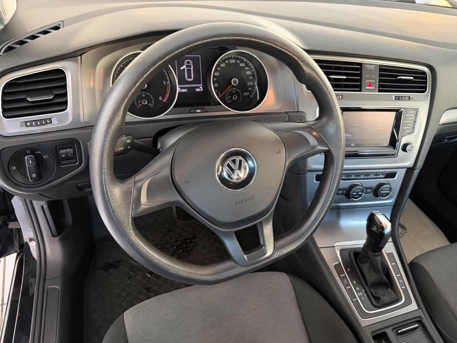Fahrzeugabbildung Volkswagen Golf VII Variant Trendline BMT