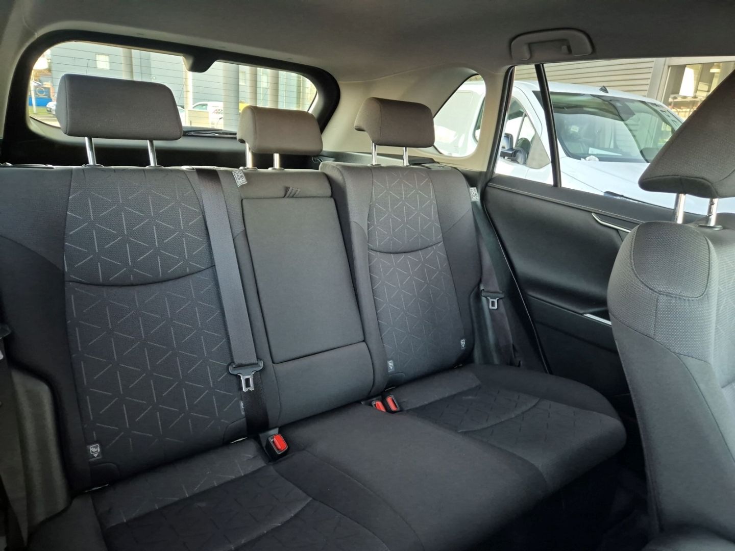 Fahrzeugabbildung Toyota RAV 4 4x2 Team D Hybrid 2.5 Navi LED ACC El. He