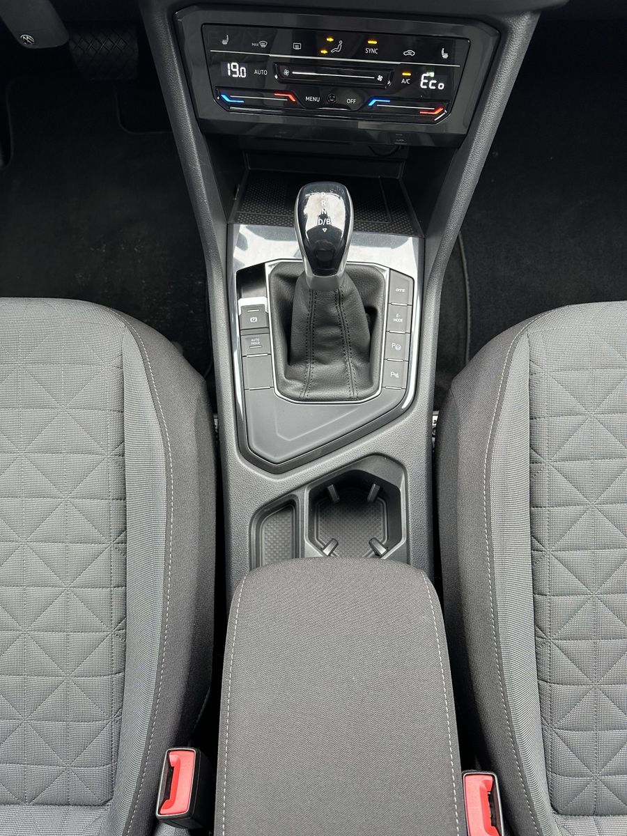 Fahrzeugabbildung Volkswagen Tiguan 1.4 eHybrid DSG Life NAV+LED+AHK+ACC+1HD