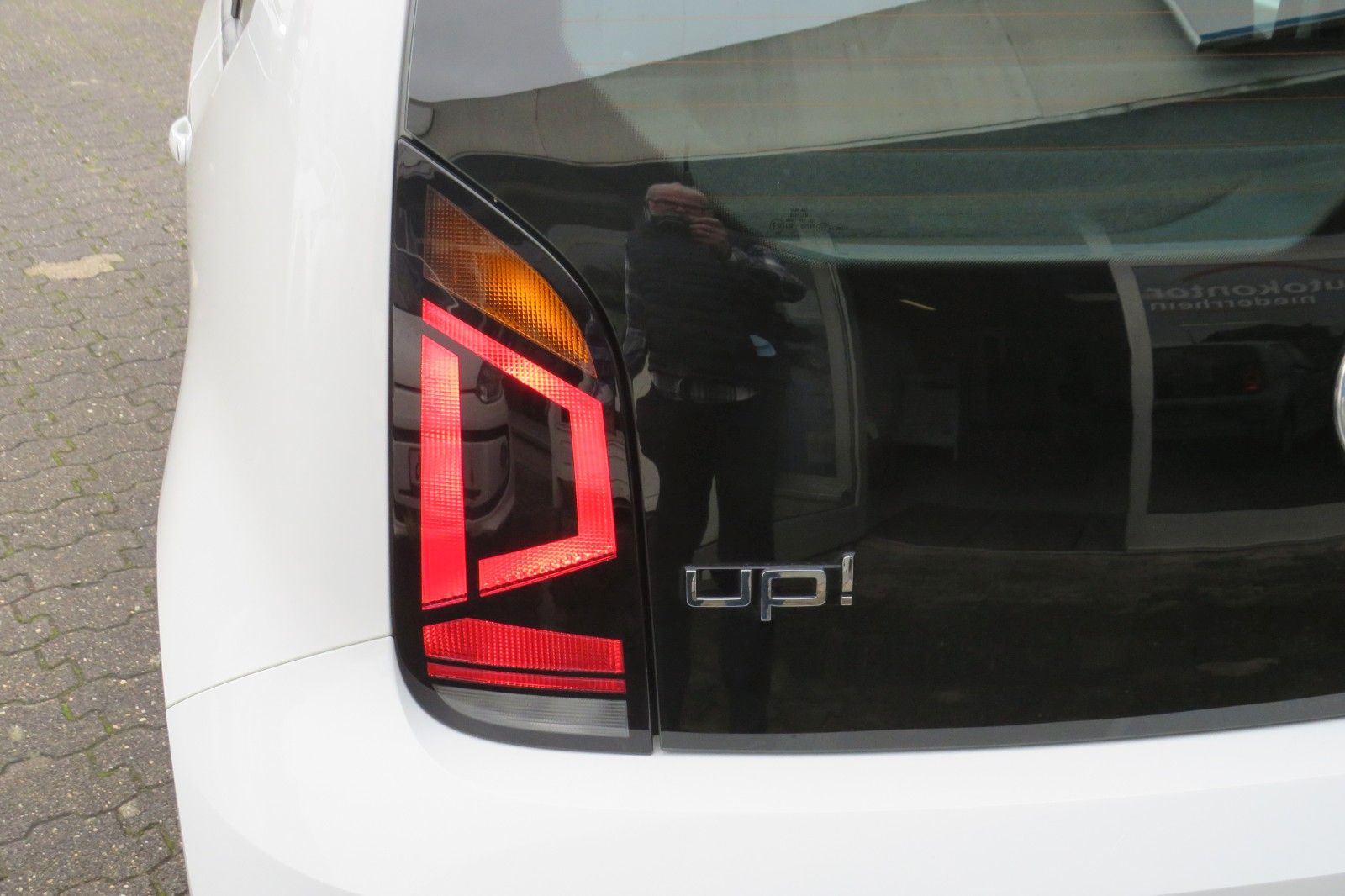 Fahrzeugabbildung Volkswagen up! KLIMA TELVOR MAPS&MORE TELVOR. 1.HD