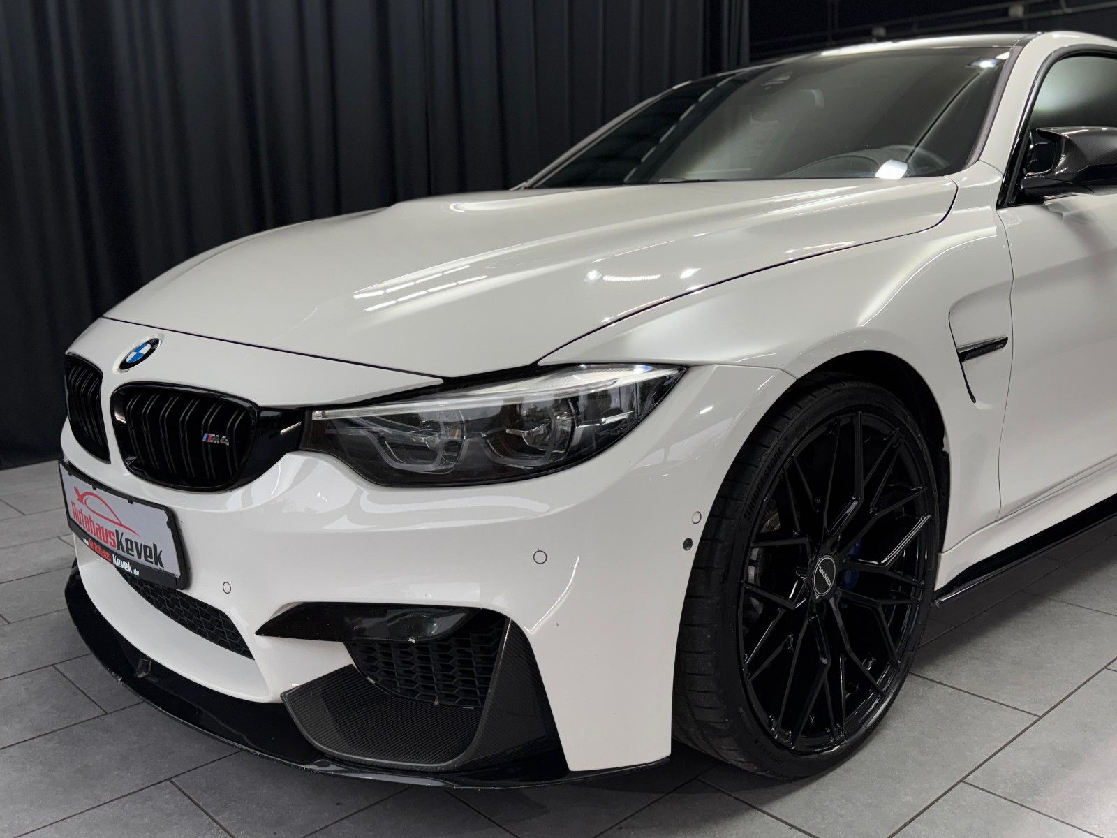 Fahrzeugabbildung BMW M4 Competition COUPE|H&K|HEAD-UP|360°|KARBON