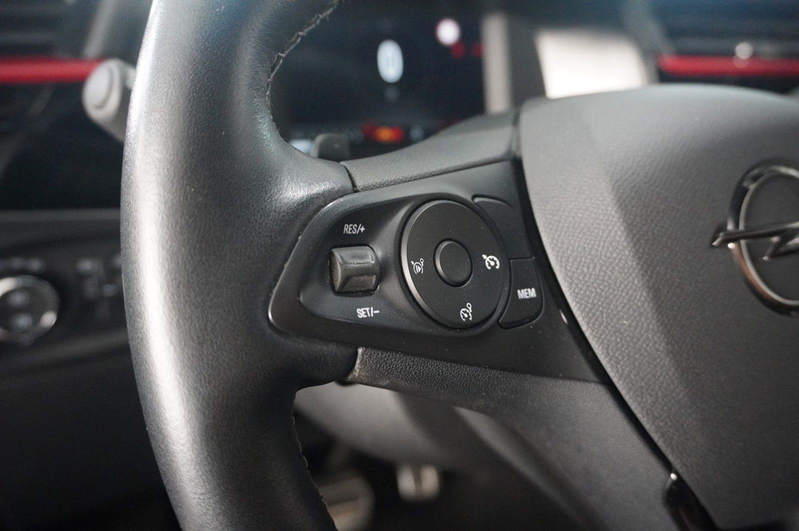 Fahrzeugabbildung Opel Corsa F 1.2T GS-LINE NAVI/LED/KAMERA/SHZ/DAB+