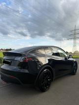 Tesla Model Y Long Range Dual Motor AWD TÜV Neu - Tesla Gebrauchtwagen in Duisburg