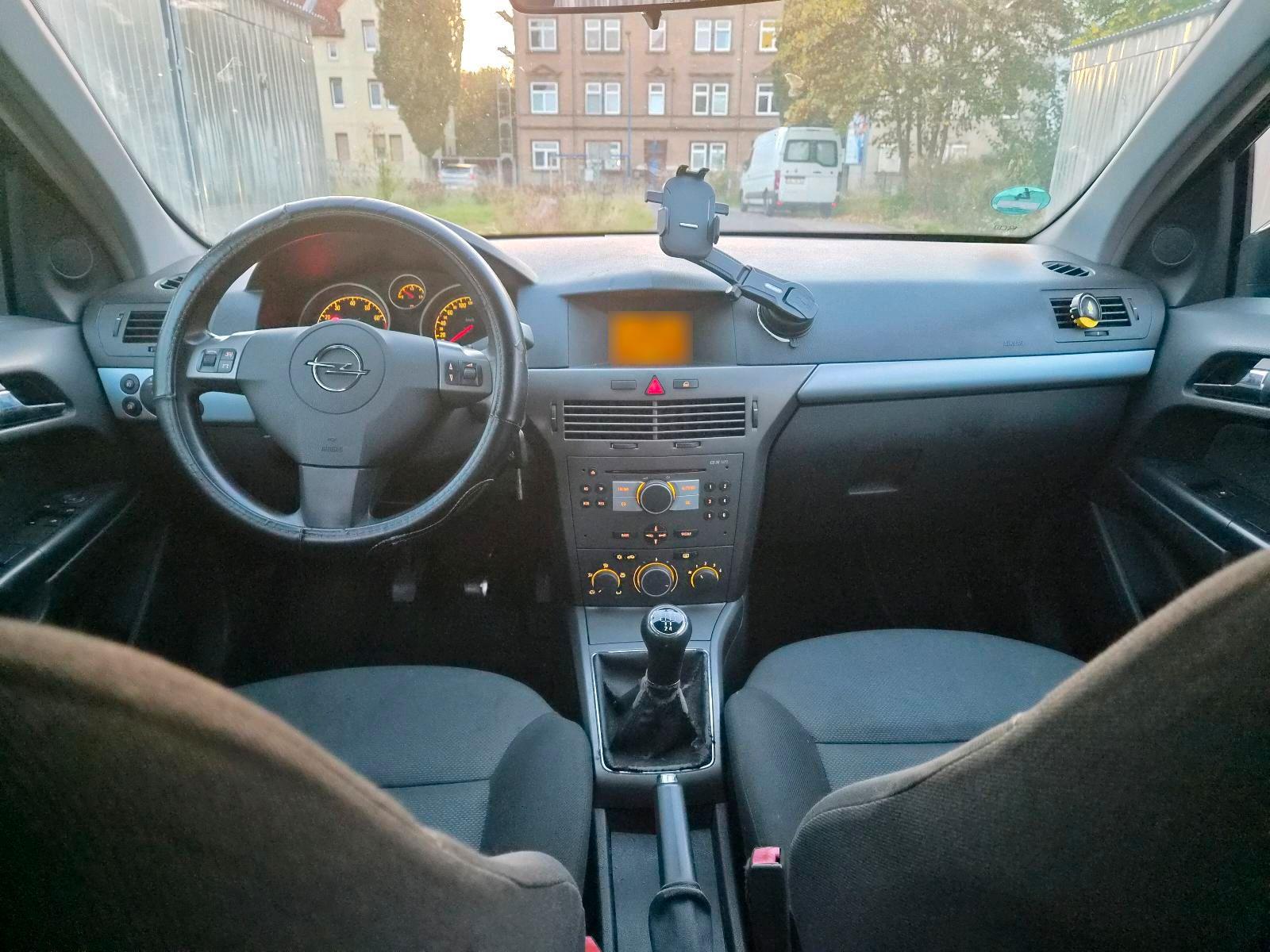 Opel Astra 2005 — photo 10