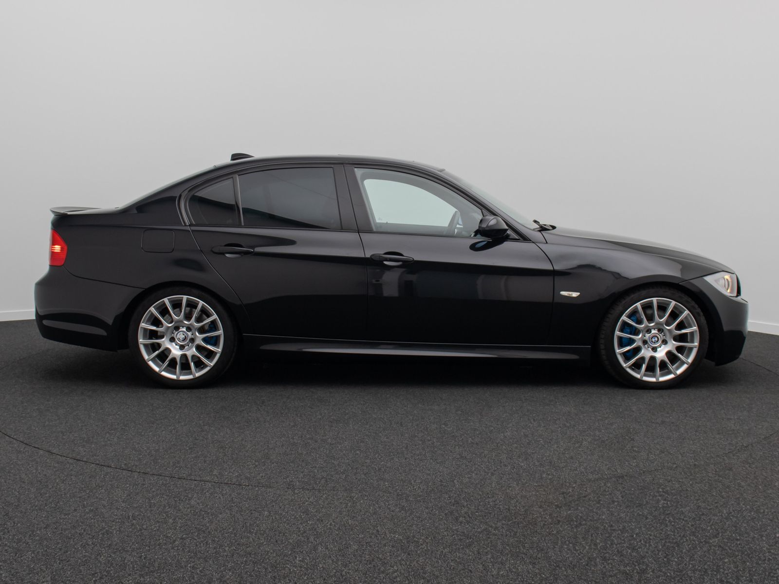 Fahrzeugabbildung BMW 335i M Sport NaviProf Xenon GSD HiFi TV Komfort