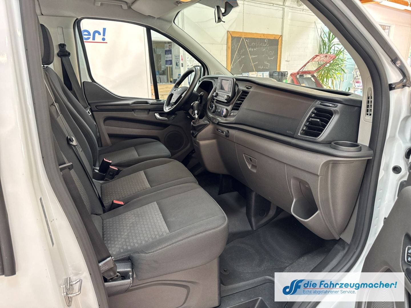 Fahrzeugabbildung Ford Transit Custom 320 L2 Trend 2.0 TDCi EU6d Dyn. K
