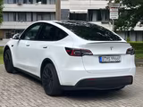 Tesla Model Y Hinterradantrieb RWD RWD - Tesla Model Y in Düsseldorf