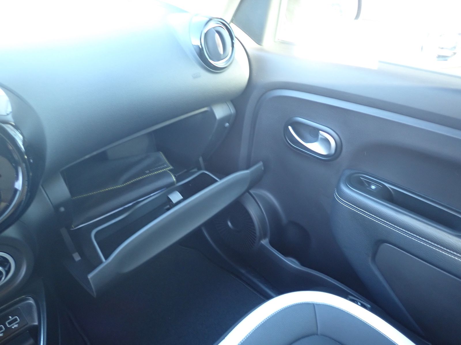 Fahrzeugabbildung Renault Twingo Urban Night Electric