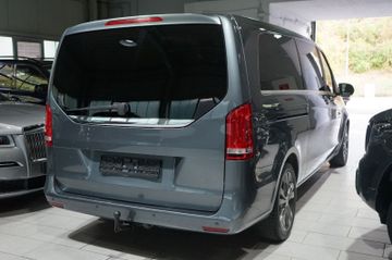 Mercedes V 220 - 3