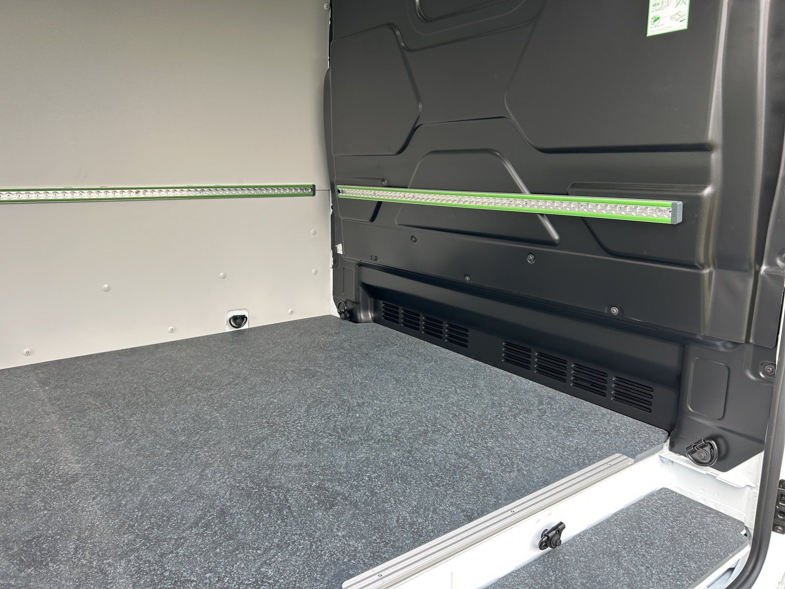 Fahrzeugabbildung Ford Transit Kasten Trend 350L4 GJR Tech. 6 Ausbau
