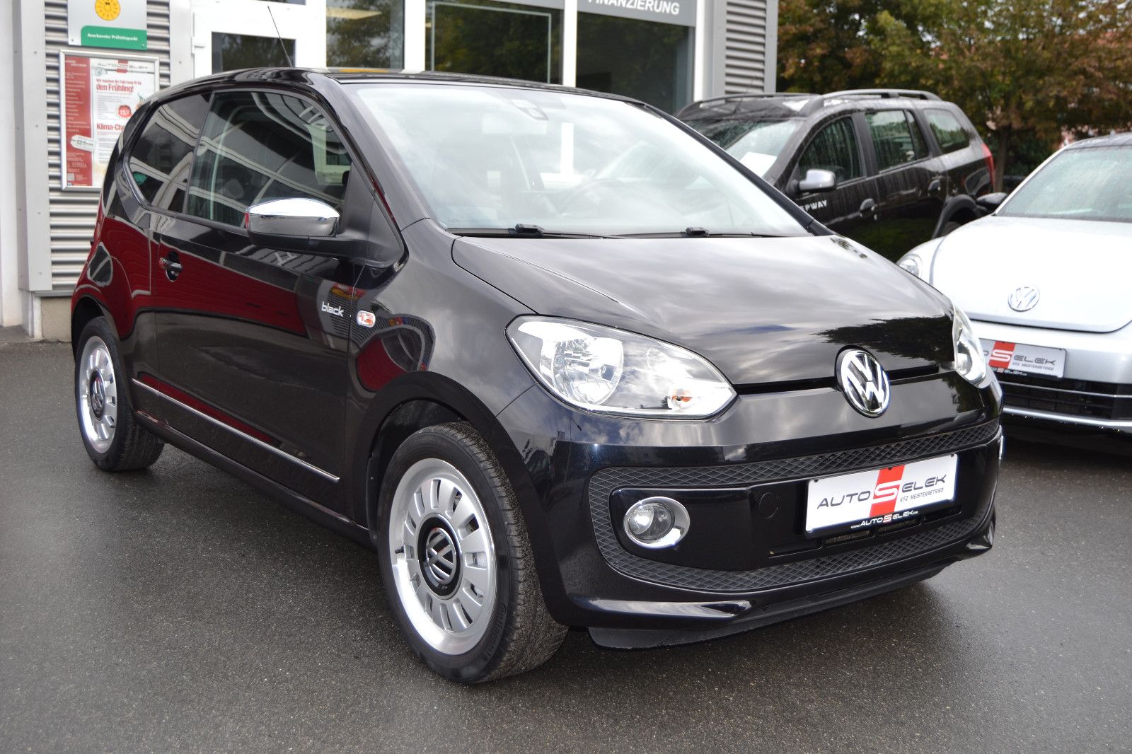Fahrzeugabbildung Volkswagen up! black up!/Panoramadach/Klima/Navi