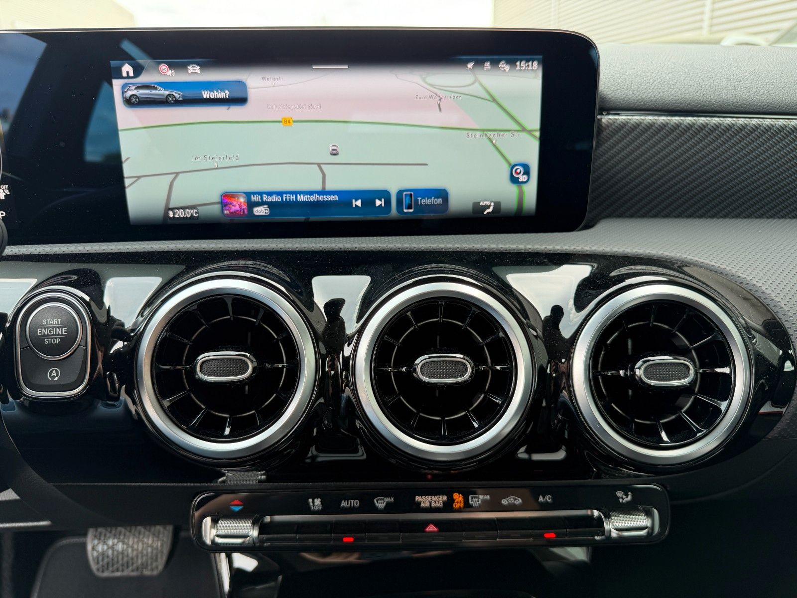Fahrzeugabbildung Mercedes-Benz A 200 Progressive R-Kamera+LED+DAB+IHC+MBUX