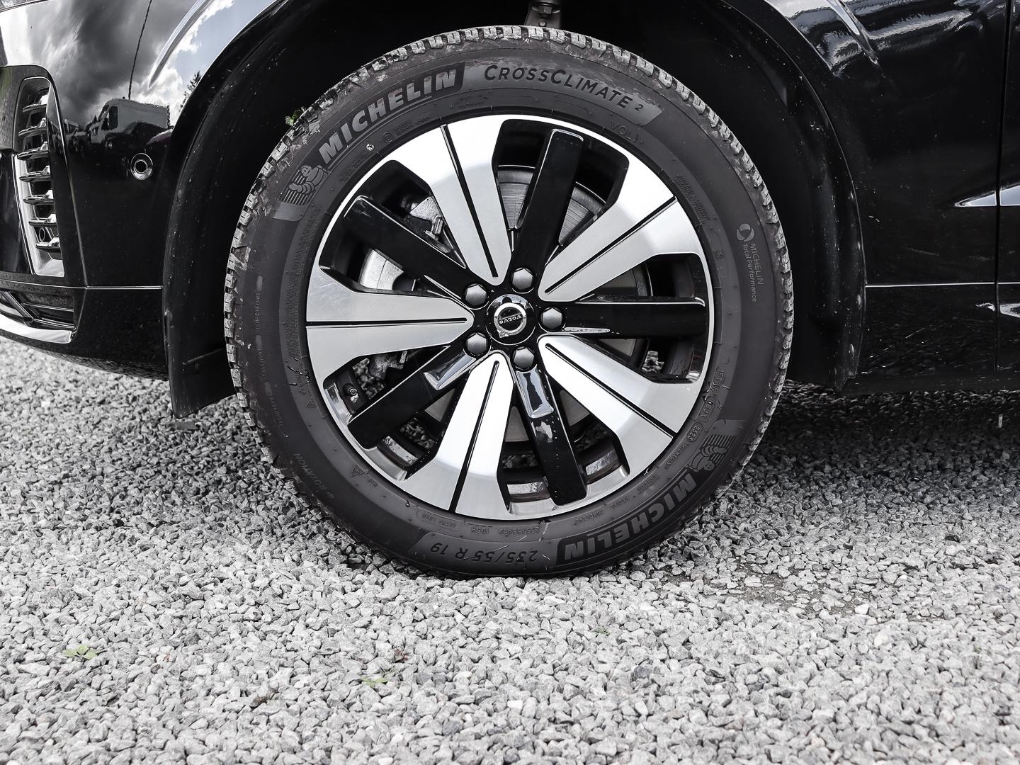 Volvo XC60 Plus Dark Recharge Plug-In Hybrid AWD T6 Tw