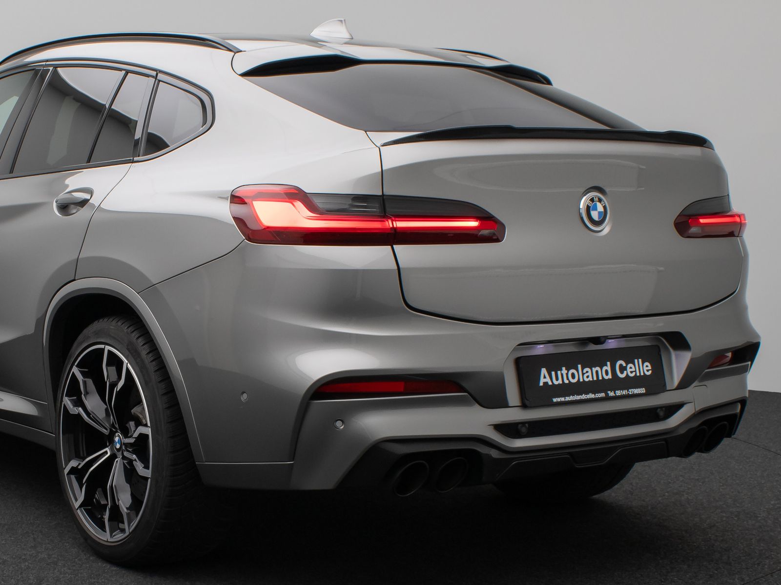 Fahrzeugabbildung BMW X4 M Panorama 360°HUD DAB H/K Individual 21Zoll