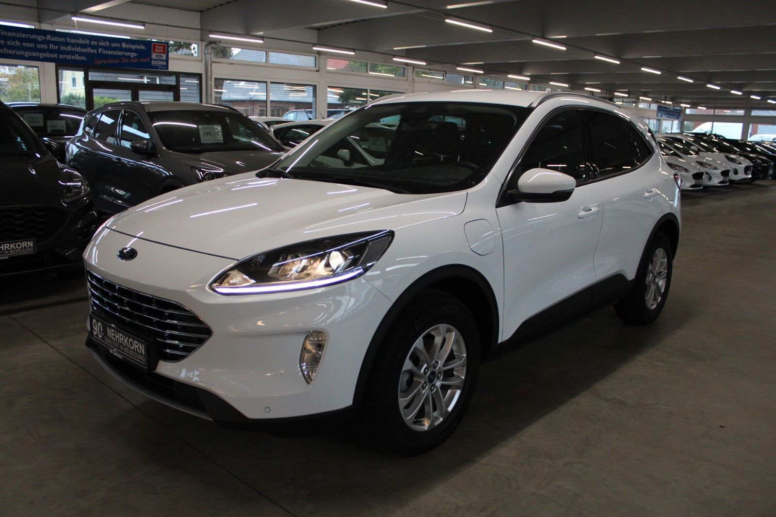 Fahrzeugabbildung Ford Kuga PHEV Aut. Titanium LED NAVI WinterPaket