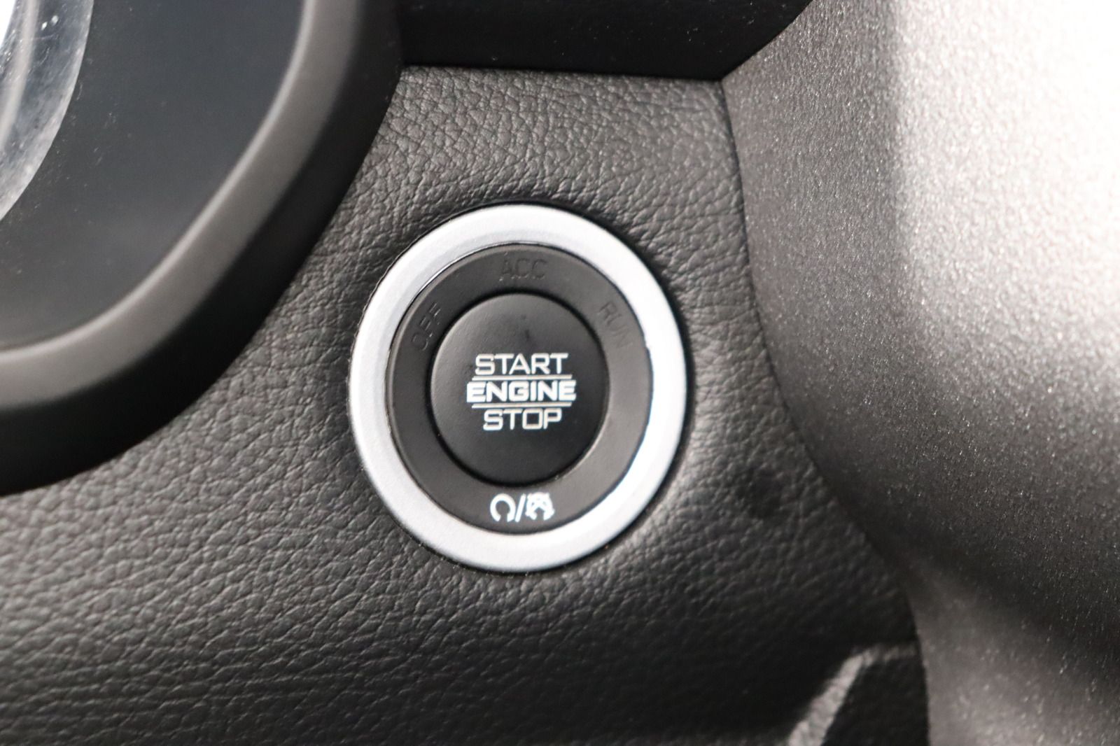 Fahrzeugabbildung Dodge Ram 1500 5.7 V8 Crew Cab Big Horn * Built to Ser