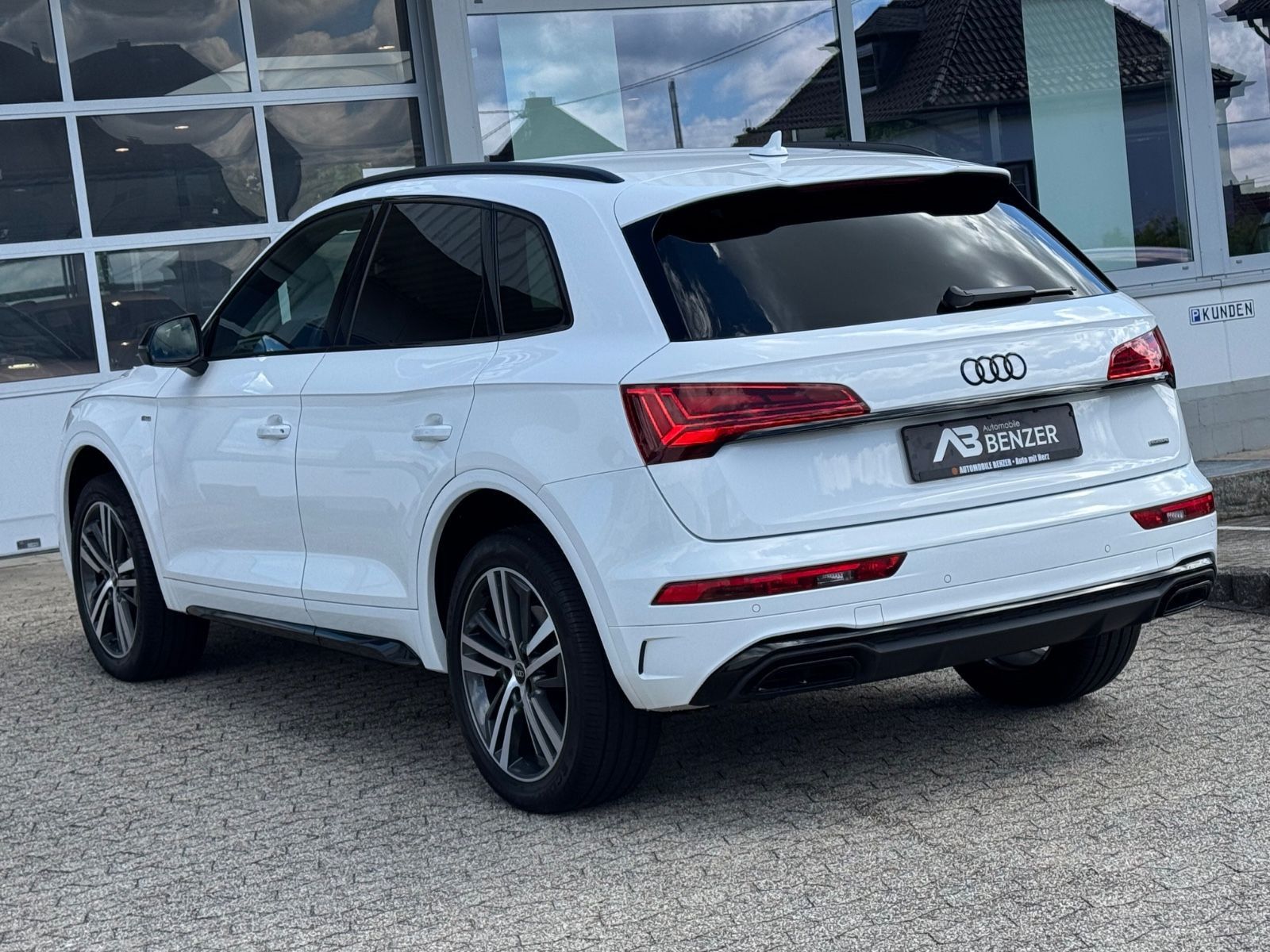 Fahrzeugabbildung Audi Q5 40 TDI quattro S line/LEDER/LED/NAVI/SHZ/ACC/
