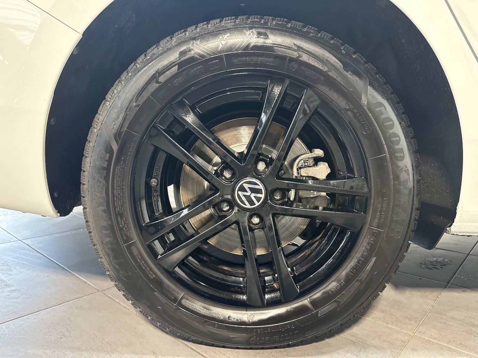 Fahrzeugabbildung Volkswagen Passat Variant 2.0 TDI DSG Business NAV+LED+ACC