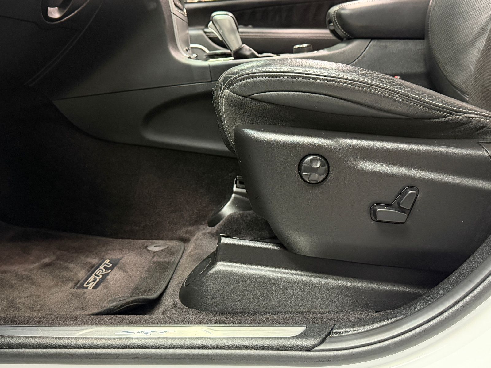 Fahrzeugabbildung Jeep Grand Cherokee 6.4 V8 HEMI SRT|H&K|D-FZG|