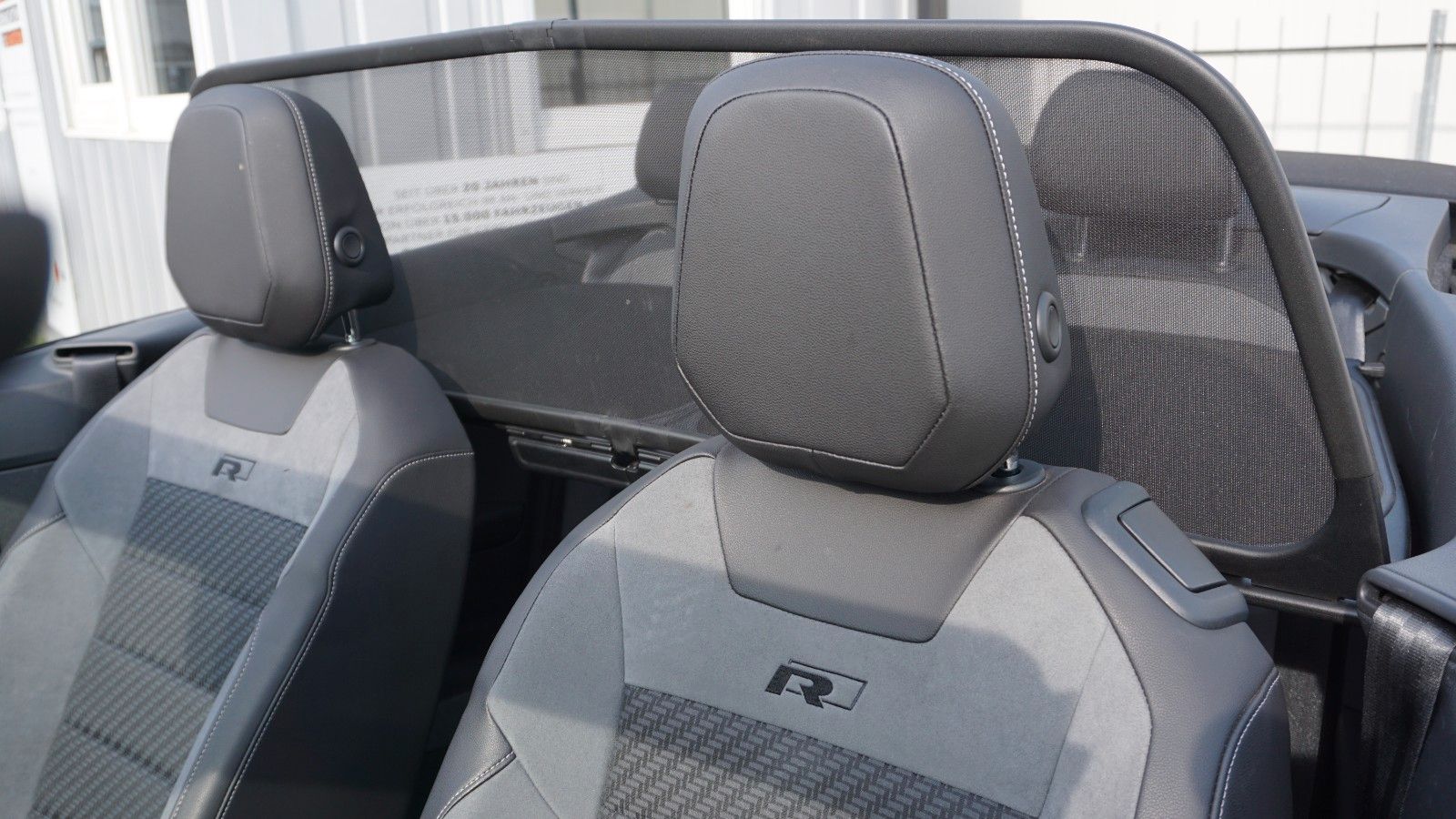 Fahrzeugabbildung Volkswagen T-Roc Cabriolet R-Line,Navi,DCC, DAB+,OPF, ALS,