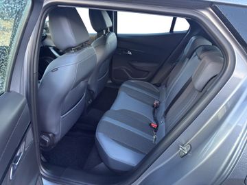 Peugeot 2008 1.2 PureTech 130 Allure AHK+Kam.+KeyLess