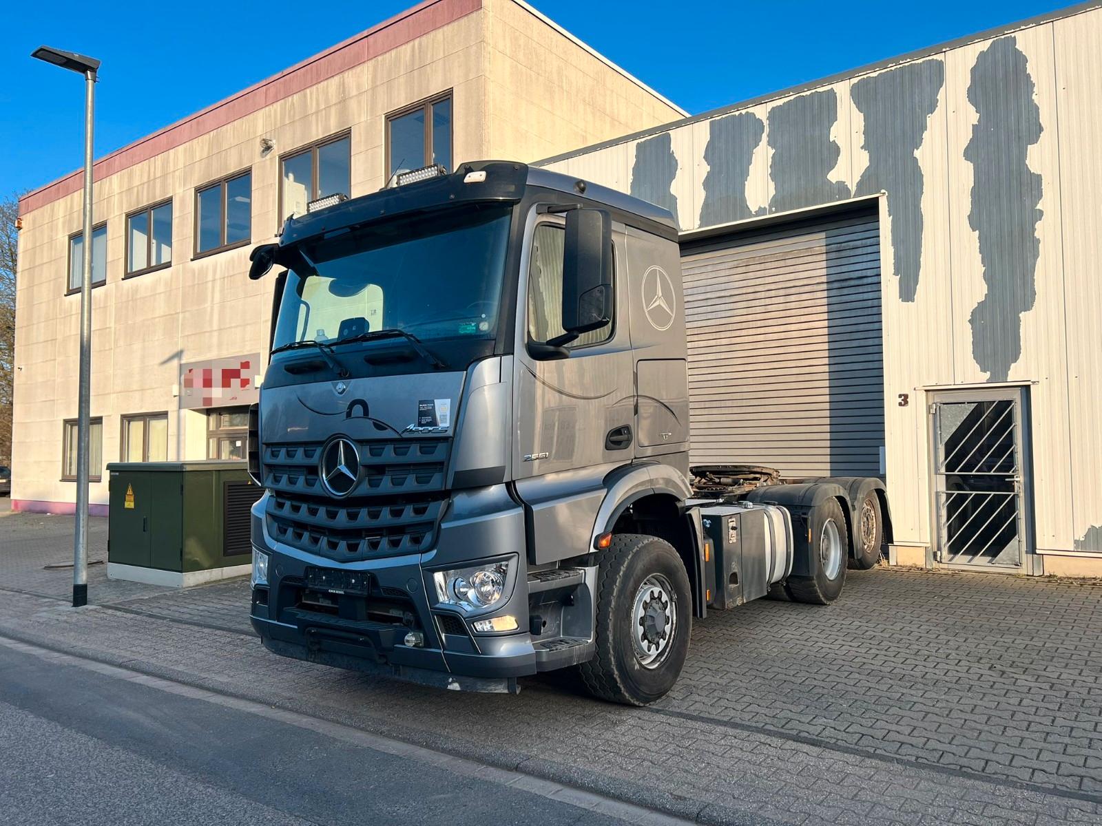 Mercedes-Benz Arocs 2551 6x2+6x4