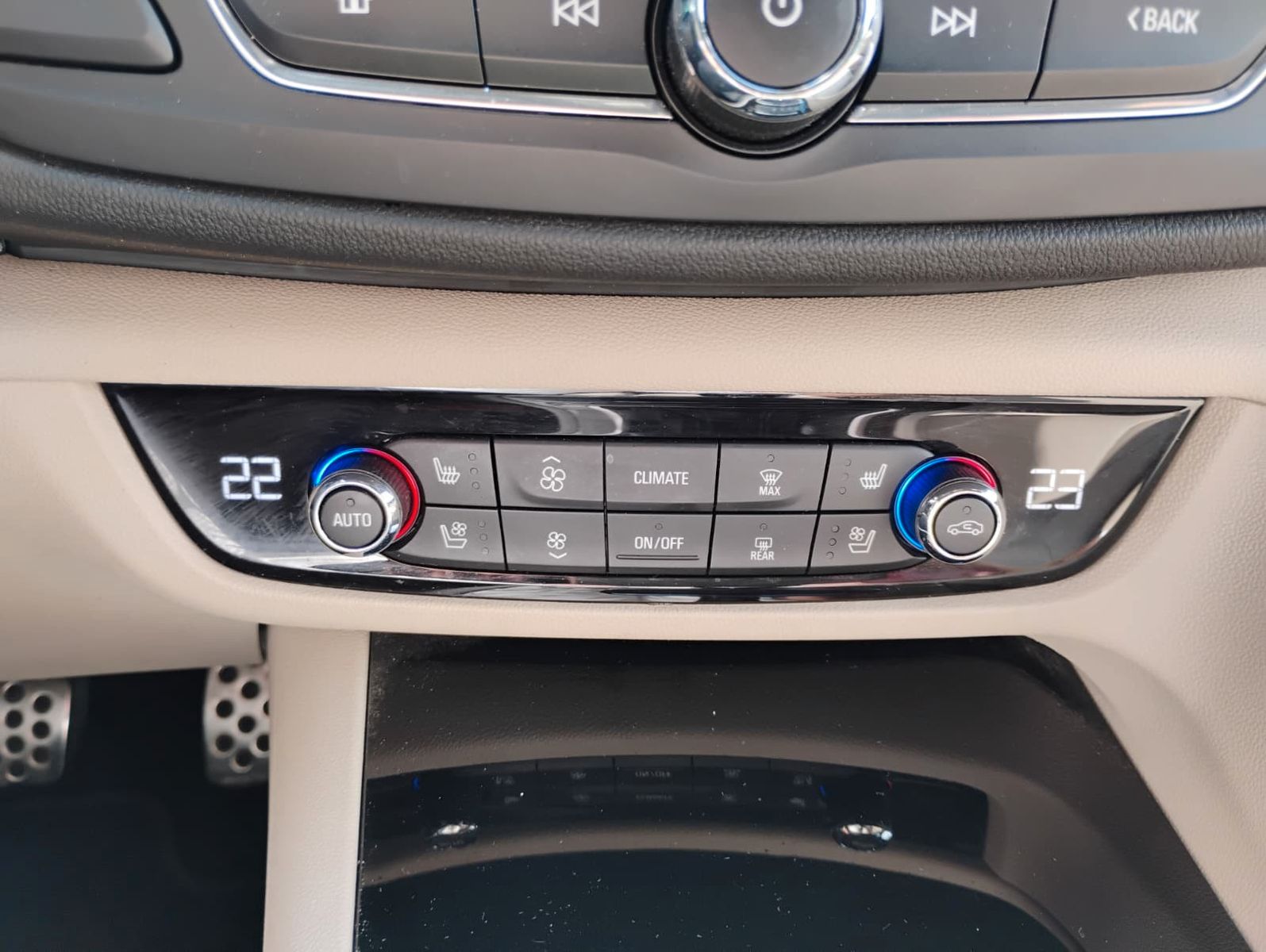 Opel Insignia (09/2017, Benzin)