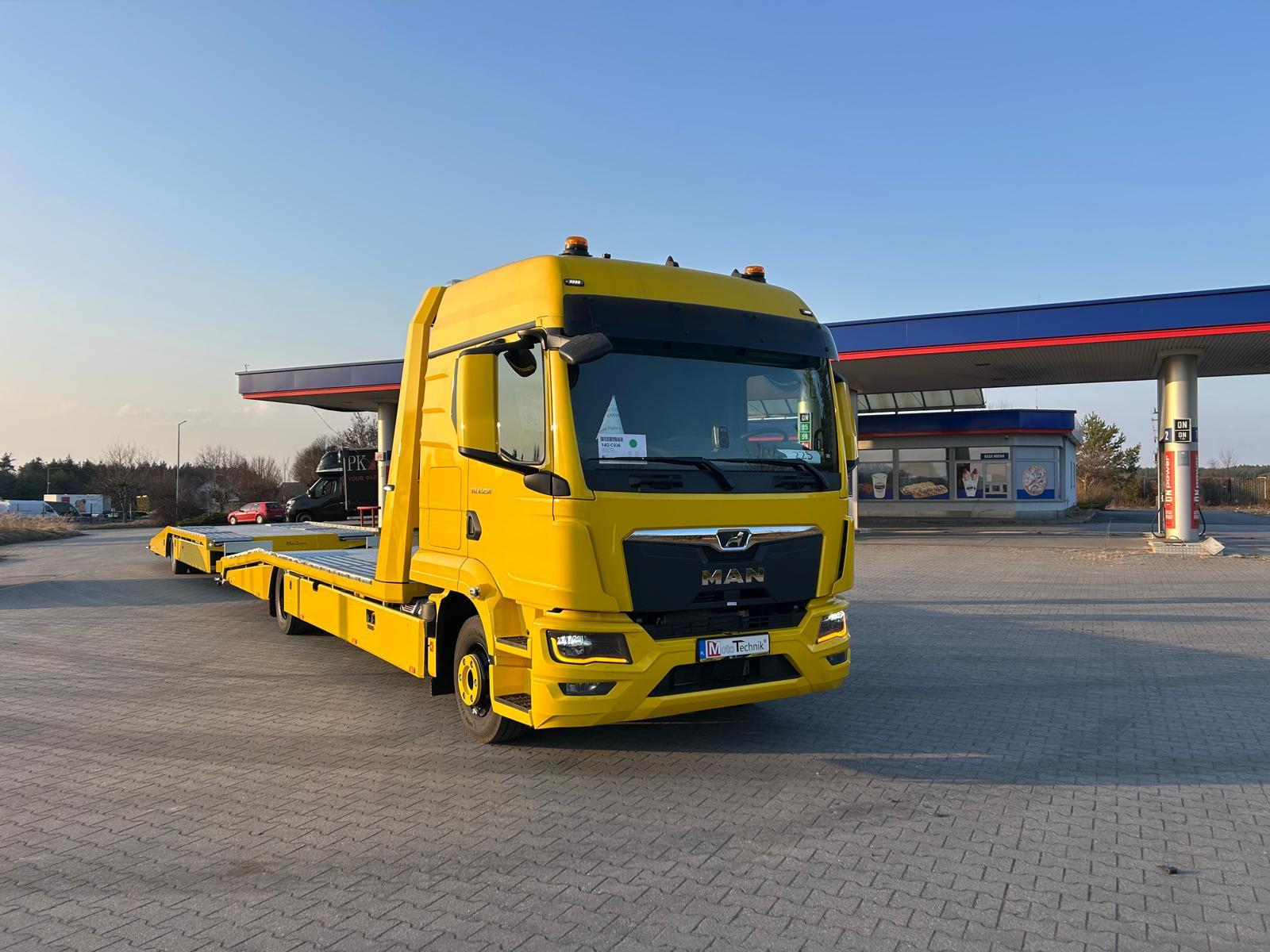 MAN TGL 12.250 Autotransporter-Zug mit RADMULDEN