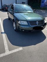 Volkswagen Vw Passat 2,5tdi Automatik - Volkswagen Passat mit Diesel-Antrieb: Navigationssystem, Kombi, Automatik, 2.5