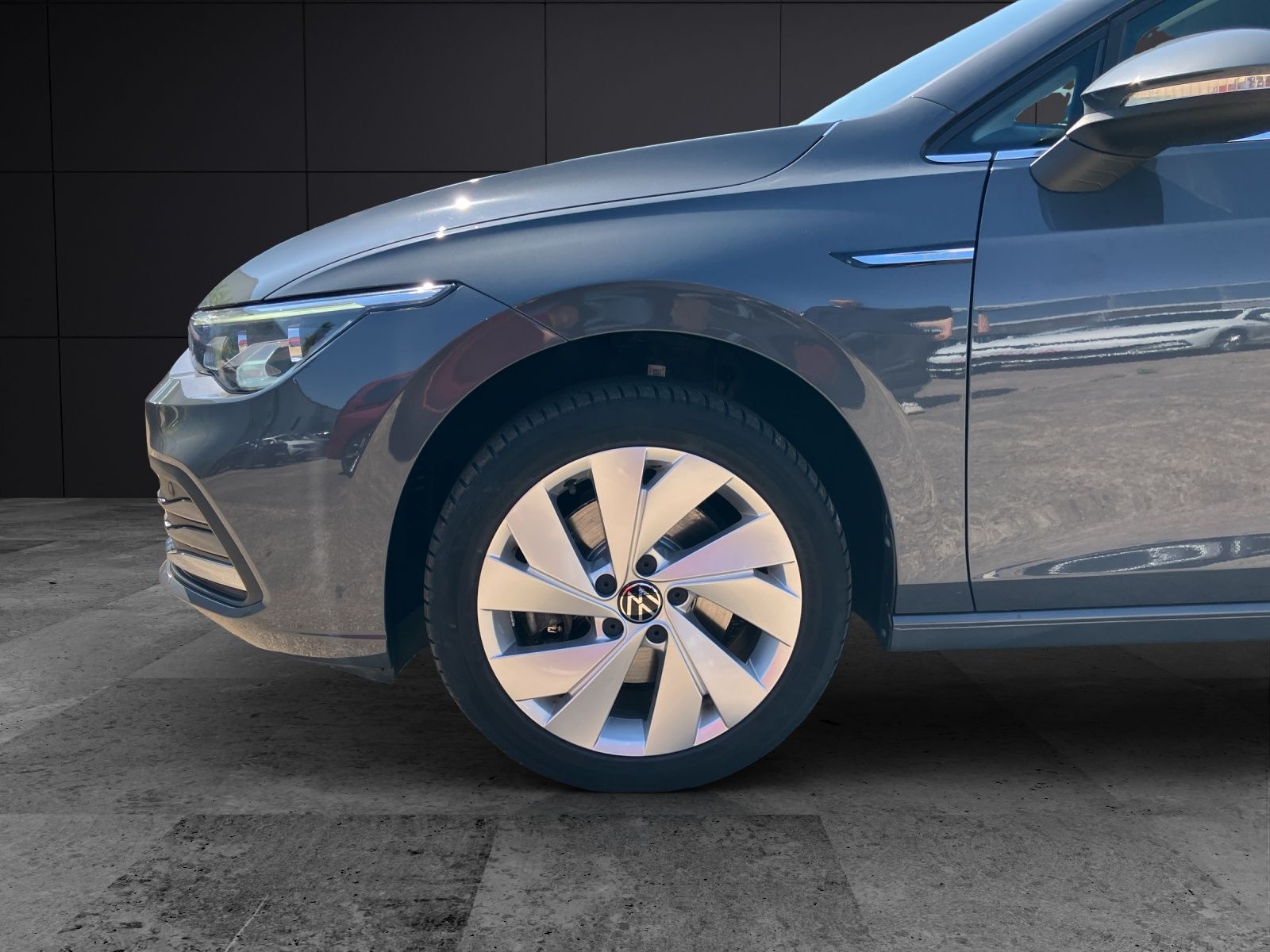 Fahrzeugabbildung Volkswagen Golf VIII Variant TDI Style DSG LEDplus Navi AID