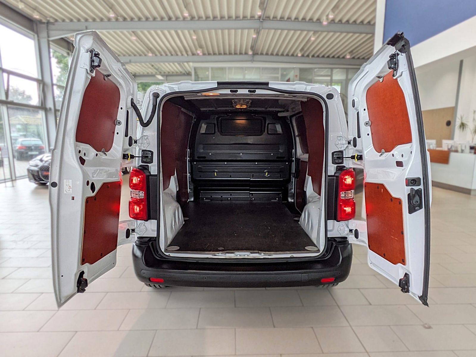 Fahrzeugabbildung Opel Vivaro Kasten Edition M KLIMA NAVI TEMPOMAT 1.Hd
