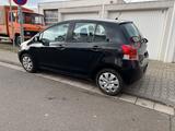 Toyota Yaris 1,33-l-Dual-VVT-i Sol Klimaanlage TÜV  - Toyota Yaris Gebrauchtwagen in Wiesbaden
