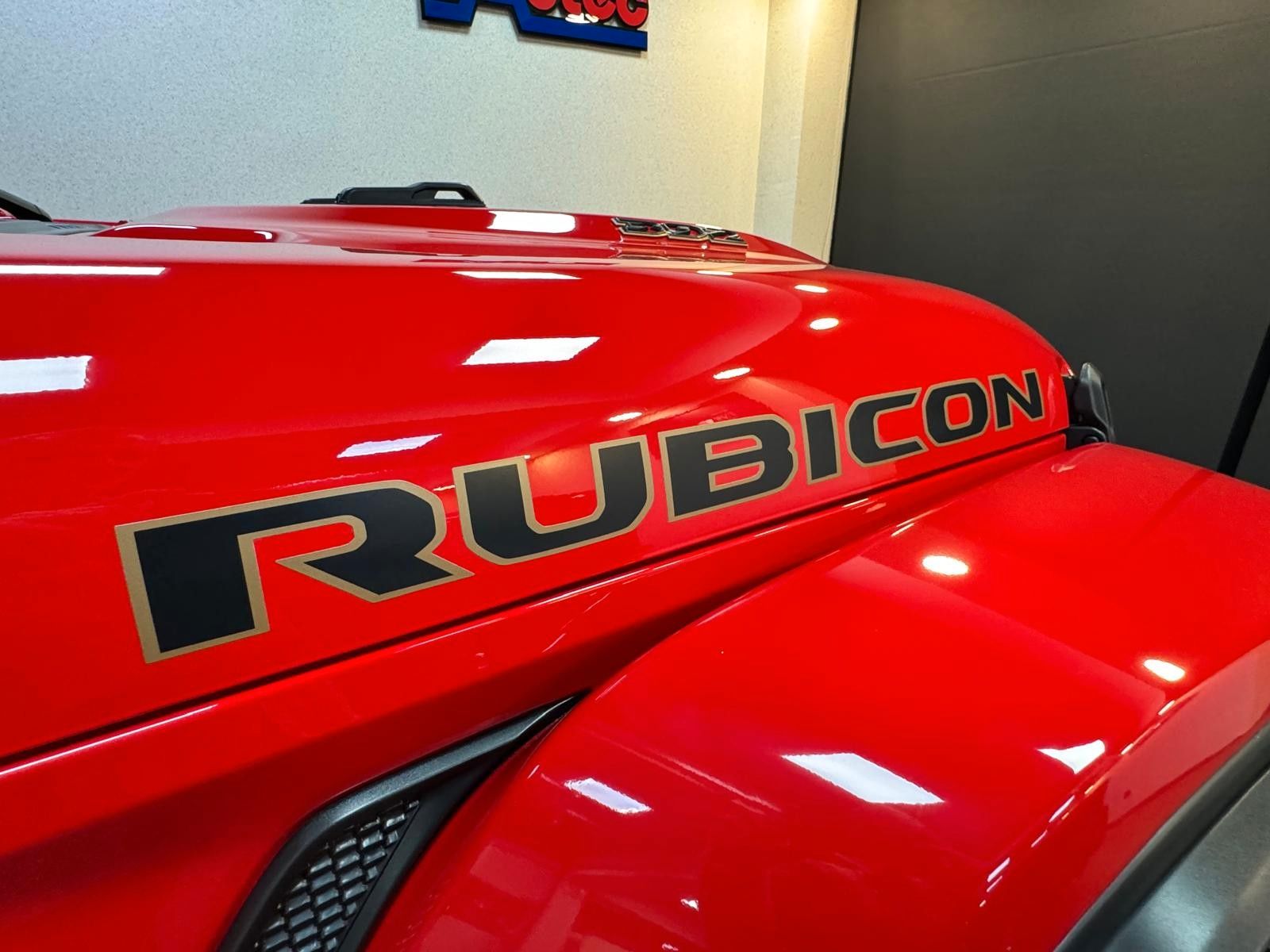 Fahrzeugabbildung Jeep RUBICON 392-6.4L HEMI V8-RECON 35"-STEEL BUMPER