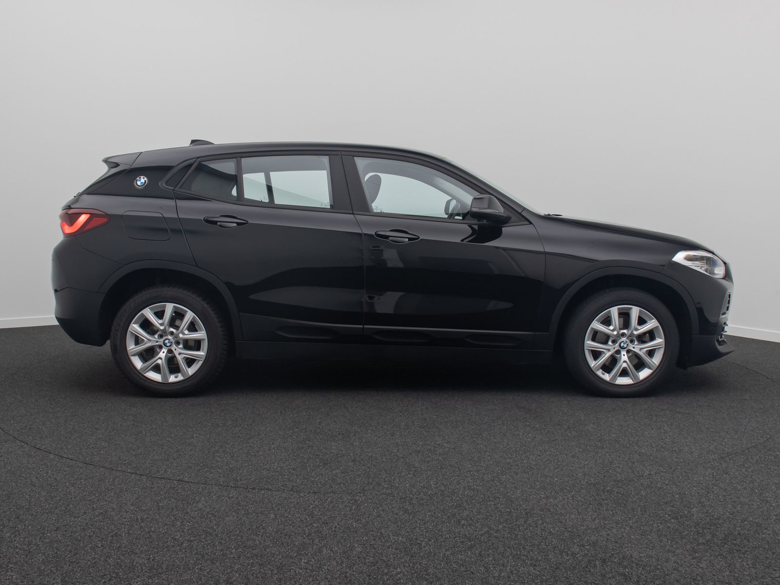 Fahrzeugabbildung BMW X2 sD18i GeschwindigReg ParkAss DAB Navi Lordos