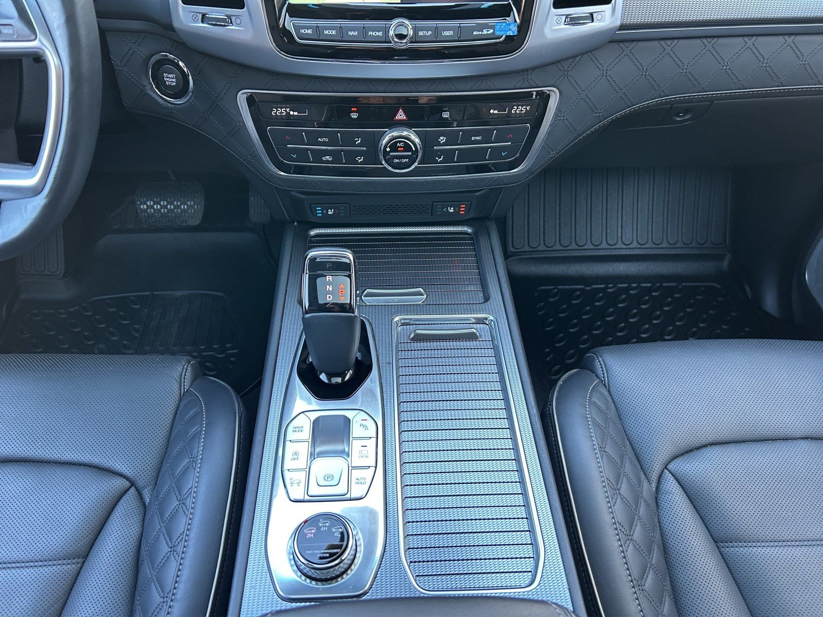 Fahrzeugabbildung Ssangyong Rexton Sapphire 2.2 D 8AT 4WD/360°CAM/GSD/7-Si./