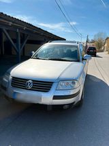 Volkswagen Passat 1.8 T 20V - Volkswagen Passat mit Benzin-Antrieb: Kombi, 2.8