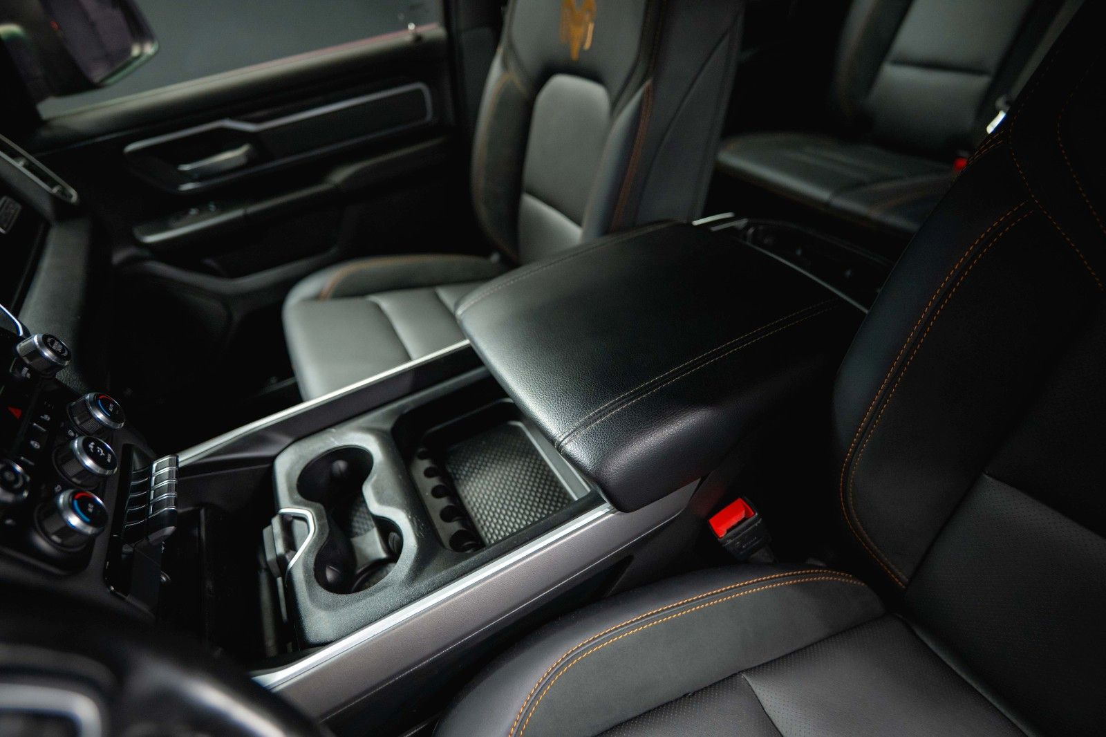 Fahrzeugabbildung Dodge RAM 5.7 V8 HEMI 4x4 OFFROAD Night PUNISHER 19%