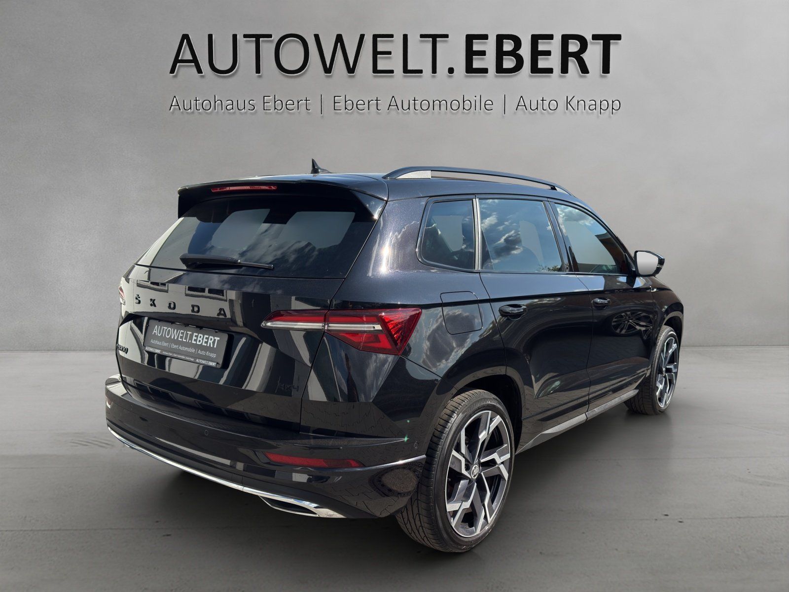 Fahrzeugabbildung SKODA Karoq 2.0 TSI Sportline 4x4/AHK/PANO/360°/ACC/