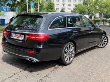 Mercedes E 220 - 4