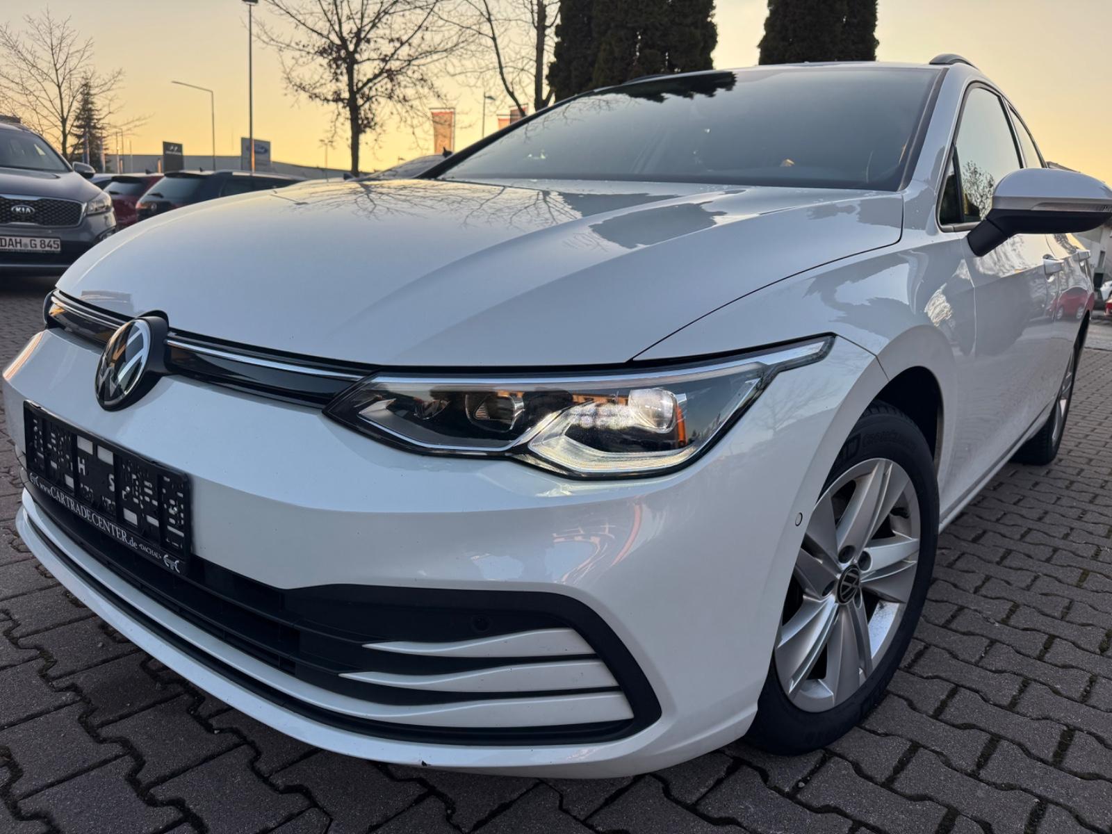 Volkswagen Golf VIII Variant Life eTSI-Mildhybrid AUTOMATIK