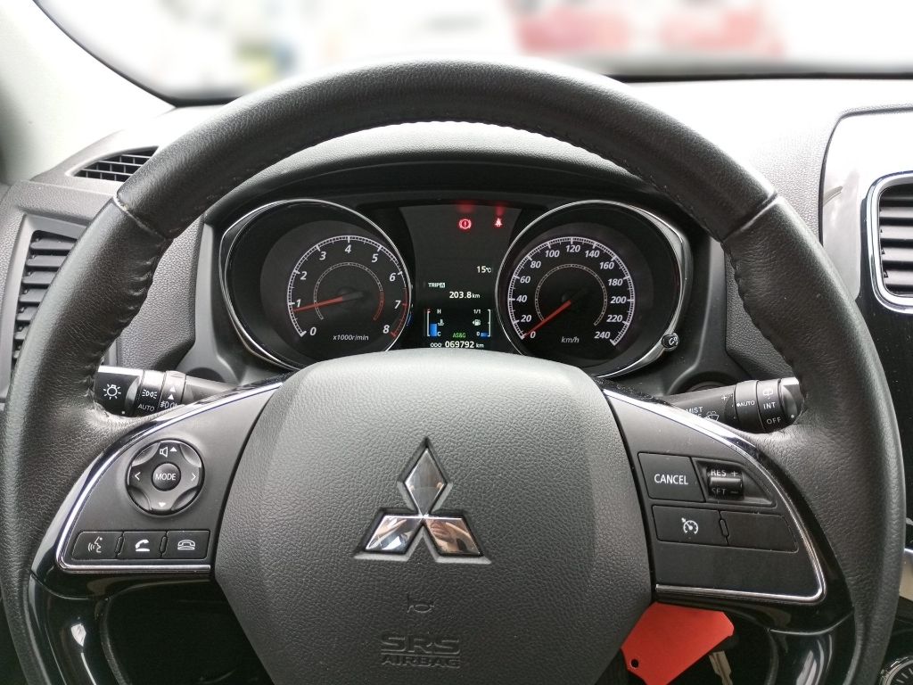 Fahrzeugabbildung Mitsubishi ASX 1.6 Edition 100 mit Smart Link Navigation