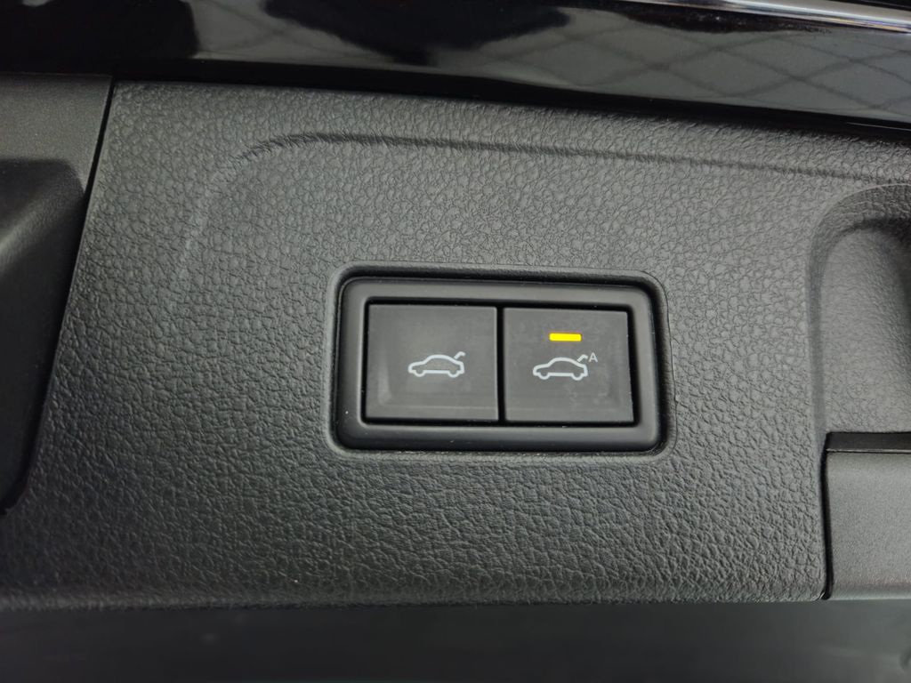 Volkswagen Passat Variant Elegance 4M R-line*PANO*HUD*STHZG