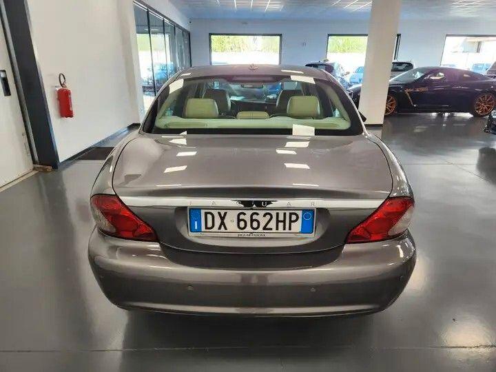 Jaguar X-Type