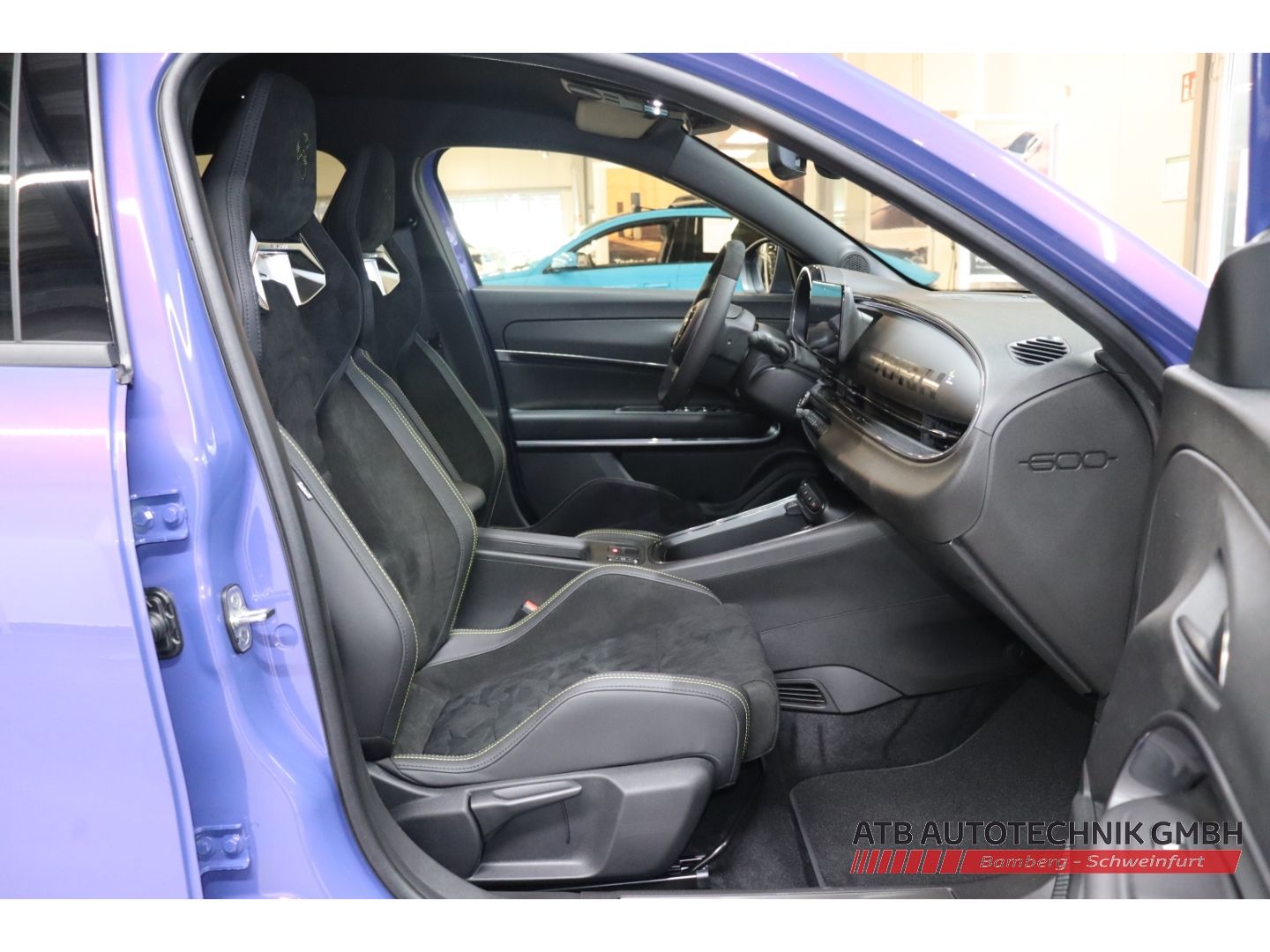 Fahrzeugabbildung Abarth 600e Scorpionissima 280 PS Navi LED PDCv+h Totwi