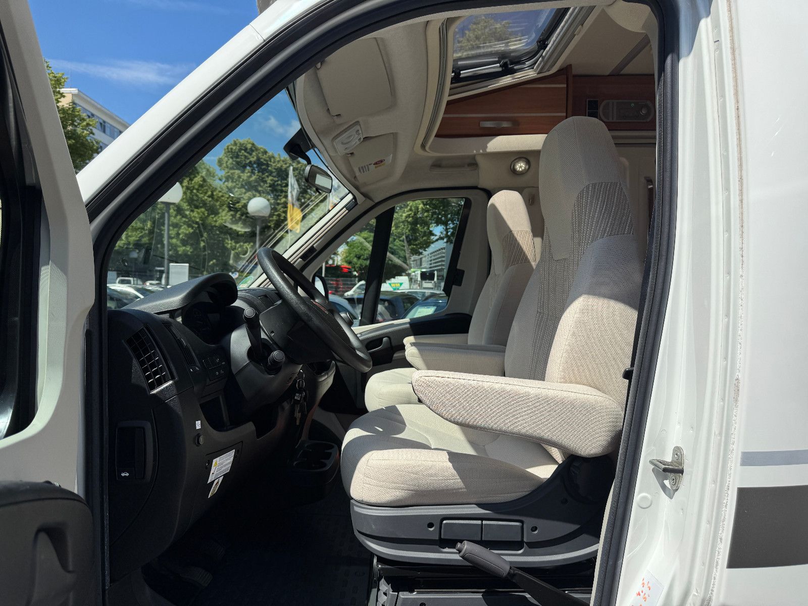 Fahrzeugabbildung HYMER / ERIBA / HYMERCAR EXSIS-T 474 EB FIAT DUCATO 1.HAND SAT TV MARKISE